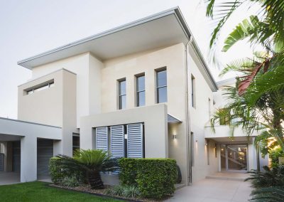 10 فلل فاخرة ومؤثثة للتمليك