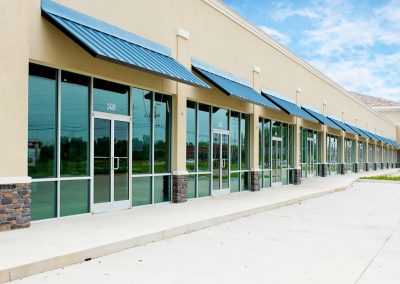 مكاتب ومعارض للإيجار في مركز المدينة